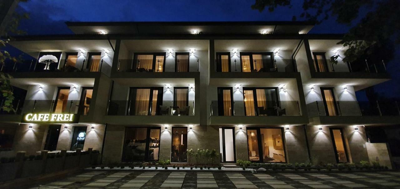 Baobab Suites Siofok Ngoại thất bức ảnh