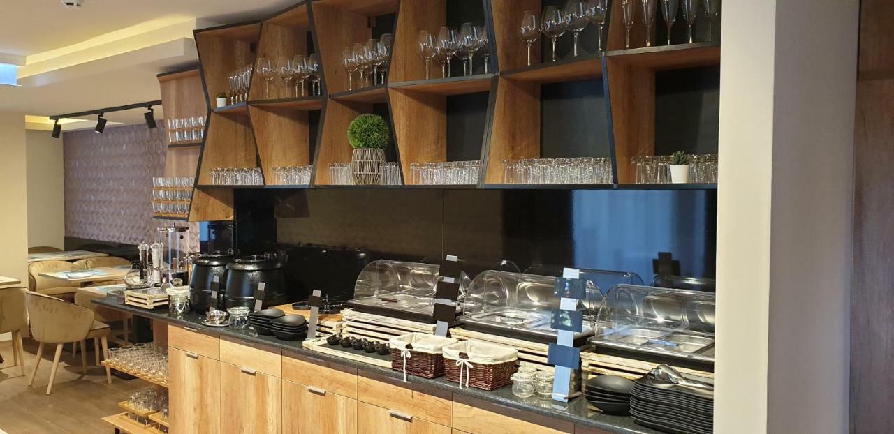 Baobab Suites Siofok Ngoại thất bức ảnh