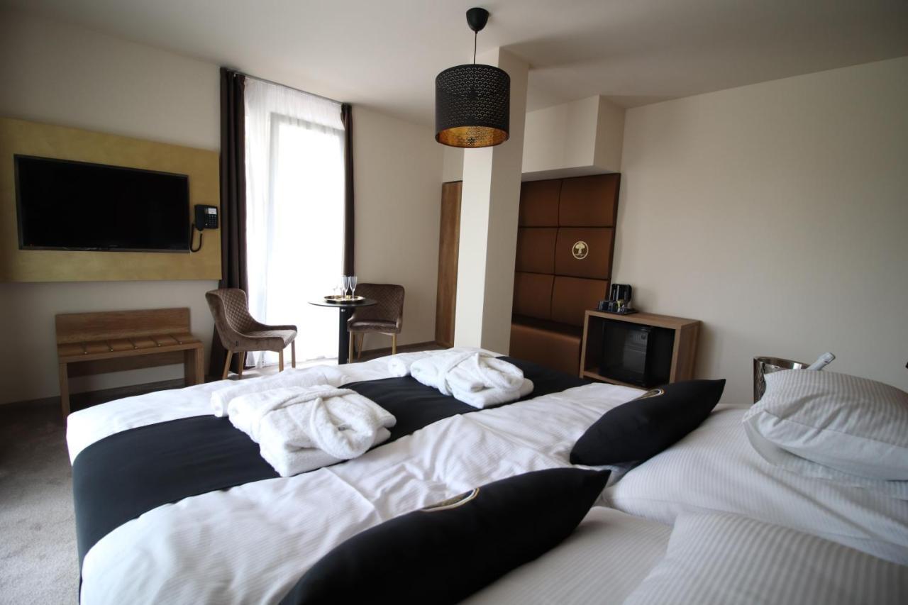 Baobab Suites Siofok Ngoại thất bức ảnh
